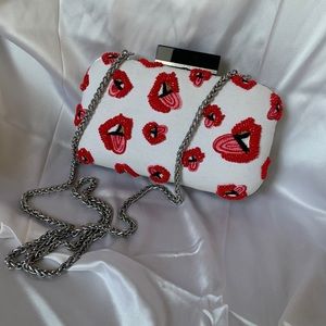 Clutch Alice + Olivia